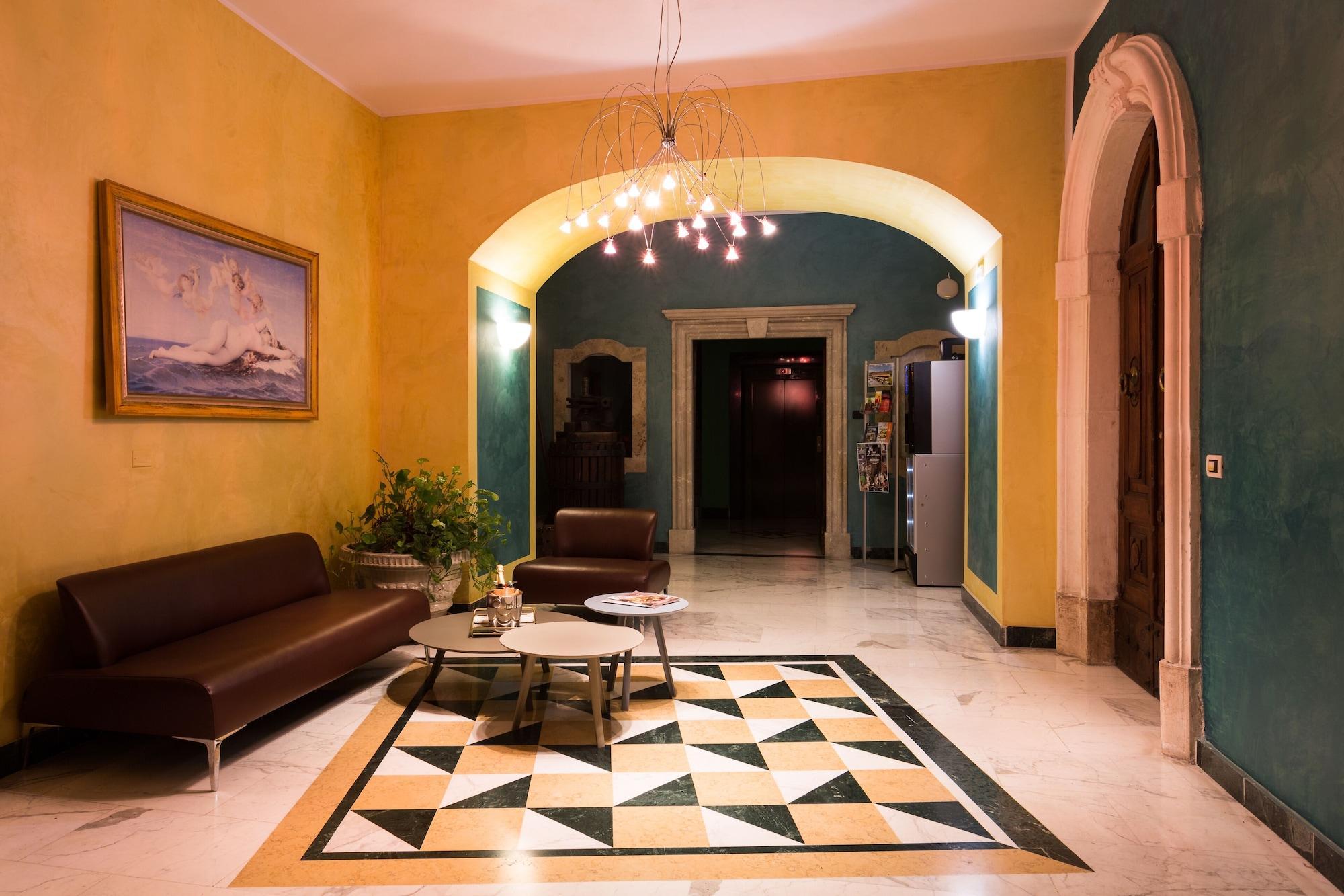 Hotel Azzurro L'Aquila Bagian luar foto