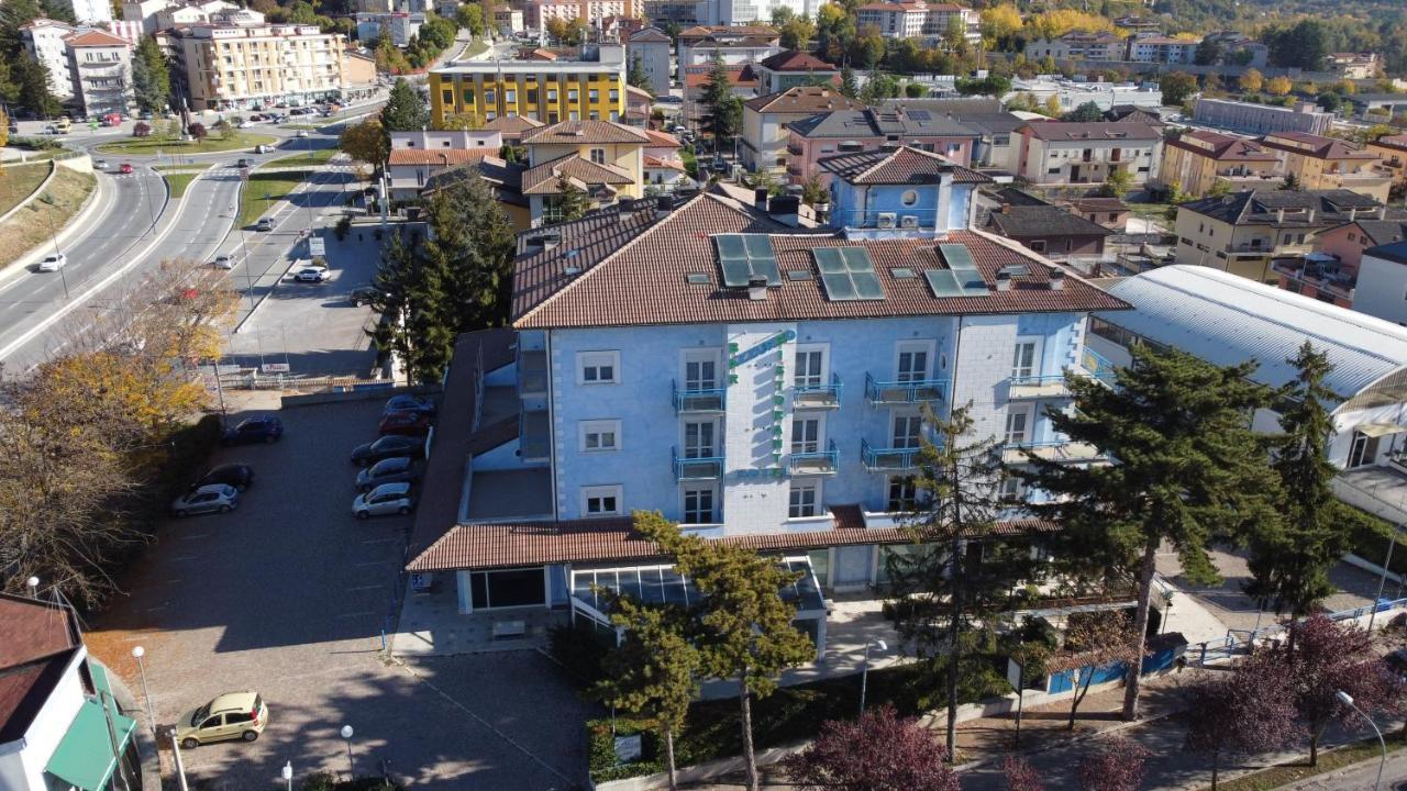Hotel Azzurro L'Aquila Bagian luar foto