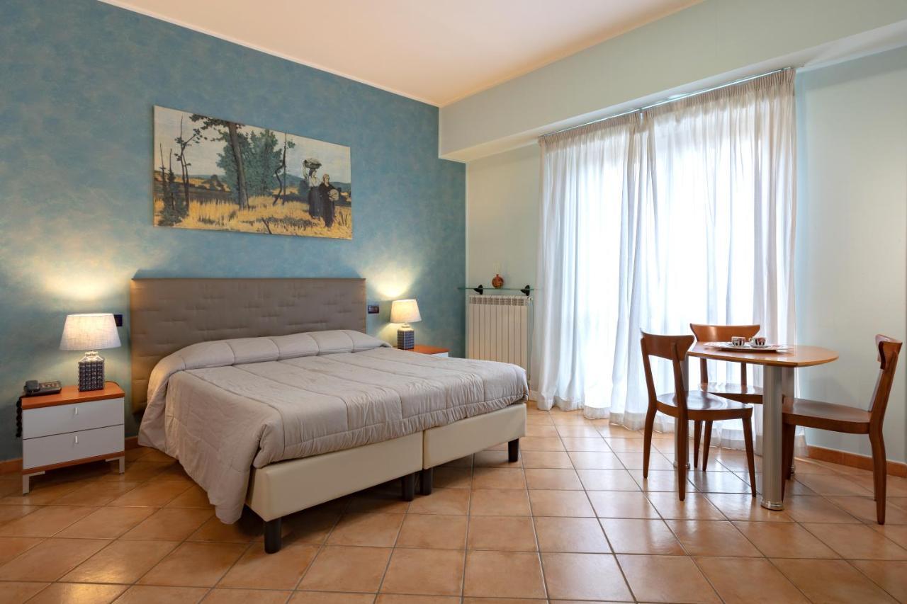 Hotel Azzurro L'Aquila Bagian luar foto