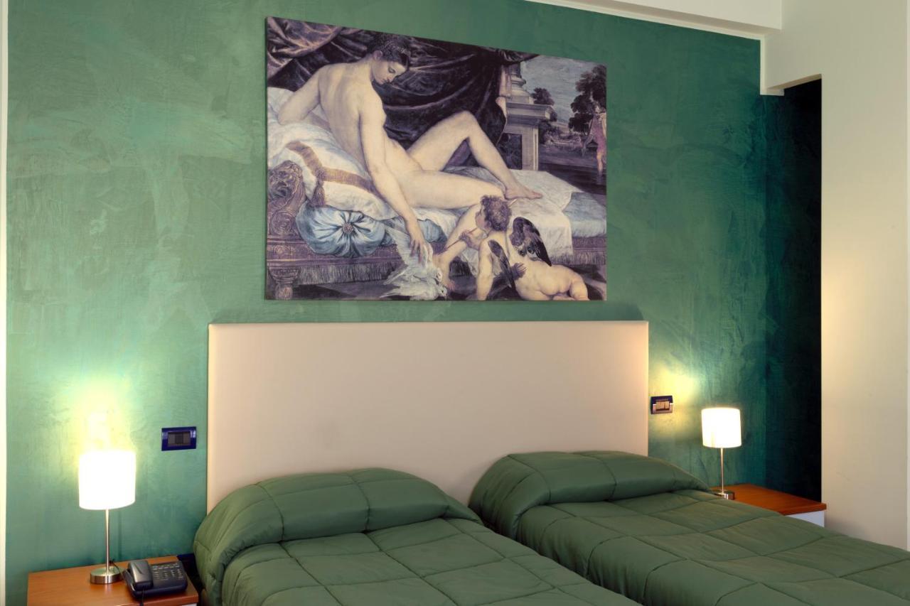 Hotel Azzurro L'Aquila Bagian luar foto