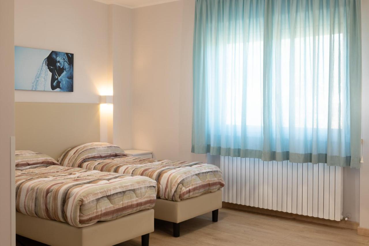 Hotel Azzurro L'Aquila Bagian luar foto