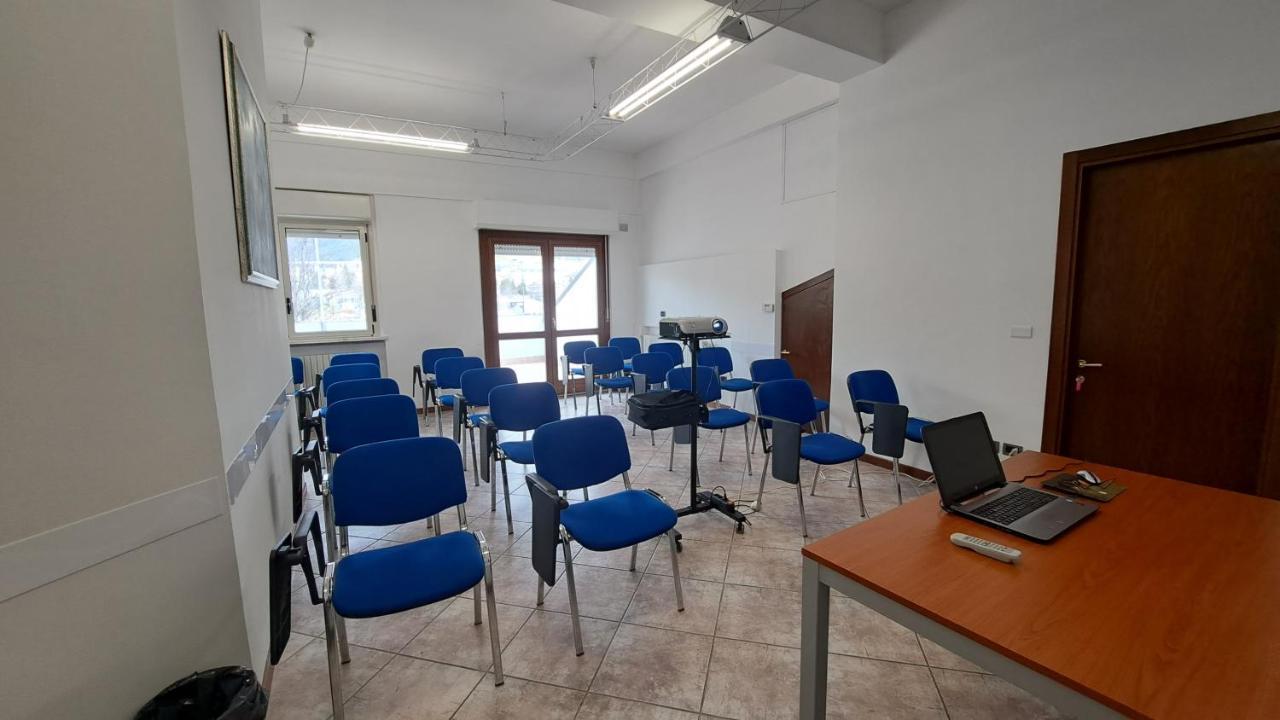 Hotel Azzurro L'Aquila Bagian luar foto