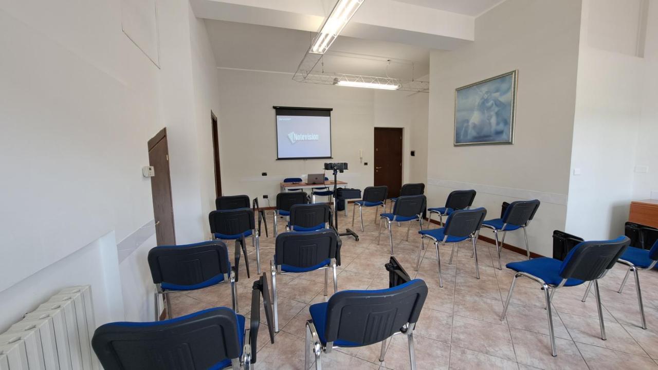 Hotel Azzurro L'Aquila Bagian luar foto